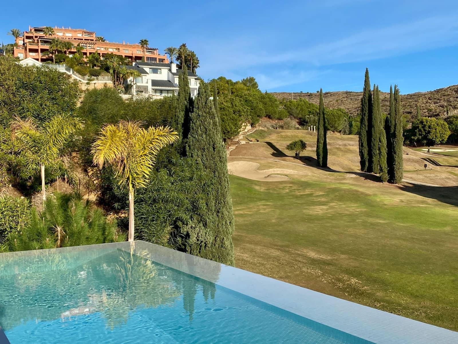 4 bedroom Villa for sale in Benahavis - € 3,890,000 (Ref: 8431389)