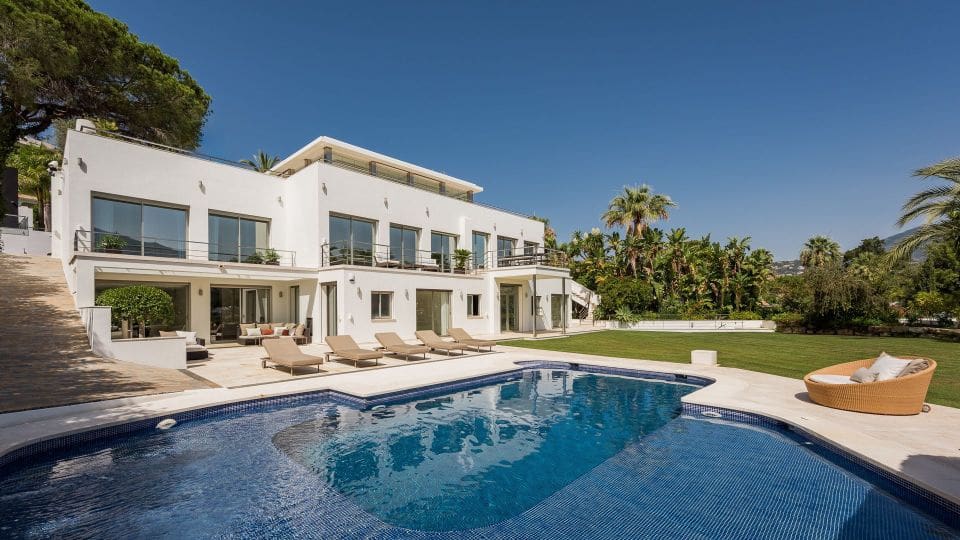 7 bedroom Villa for sale in Nueva Andalucia - € 4,995,000 (Ref: 8511314)