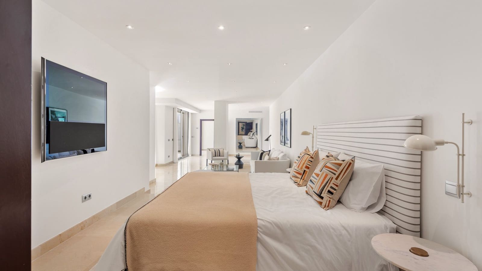 7 bedroom Villa for sale in Nueva Andalucia - € 4,995,000 (Ref: 8511314)