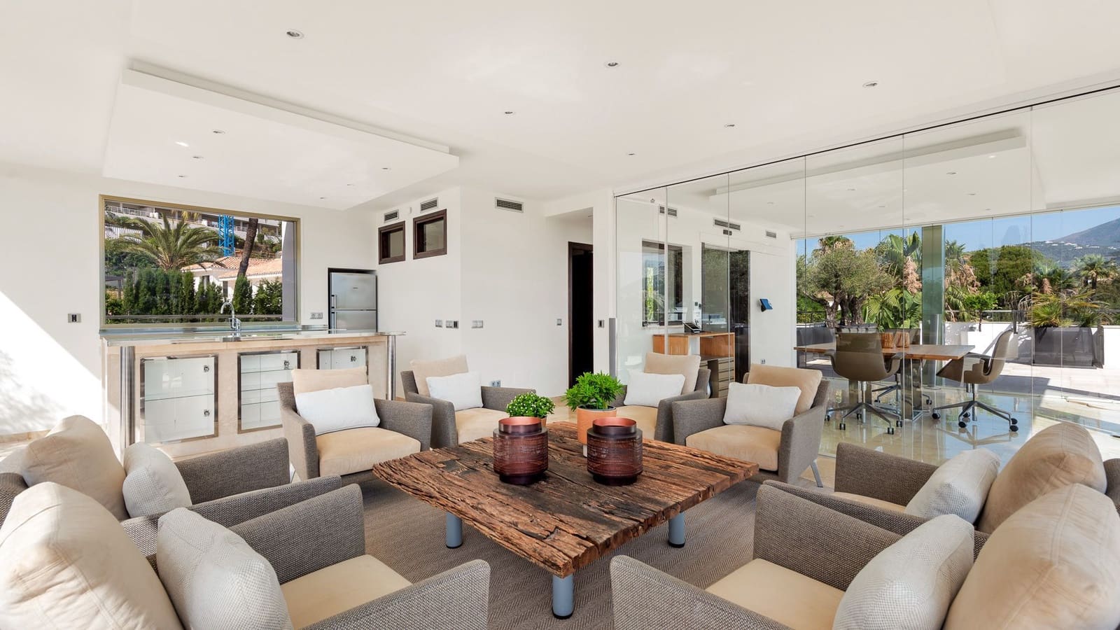 7 bedroom Villa for sale in Nueva Andalucia - € 4,995,000 (Ref: 8511314)