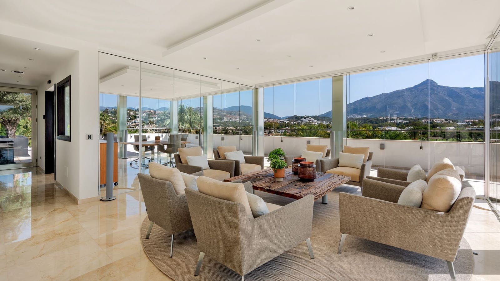 7 bedroom Villa for sale in Nueva Andalucia - € 4,995,000 (Ref: 8511314)