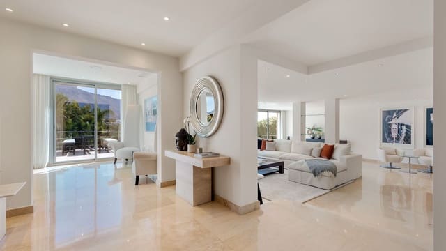 7 slaapkamer Villa te koop in Los Naranjos, Marbella - € 4.995.000 (Ref: 8511314)