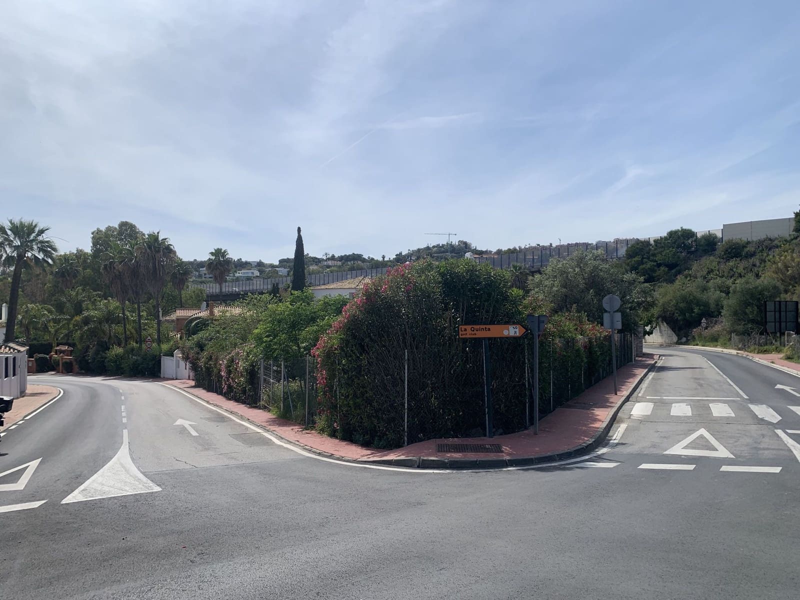 Działka budowlana na sprzedaż w Nueva Andalucia - 495 000 € (Ref: 8644556)