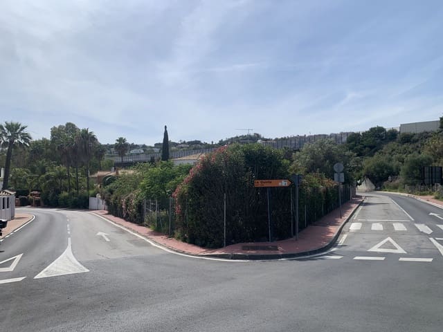 Działka budowlana na sprzedaż w Nueva Andalucia, Marbella - 495 000 € (Ref: 8644556)