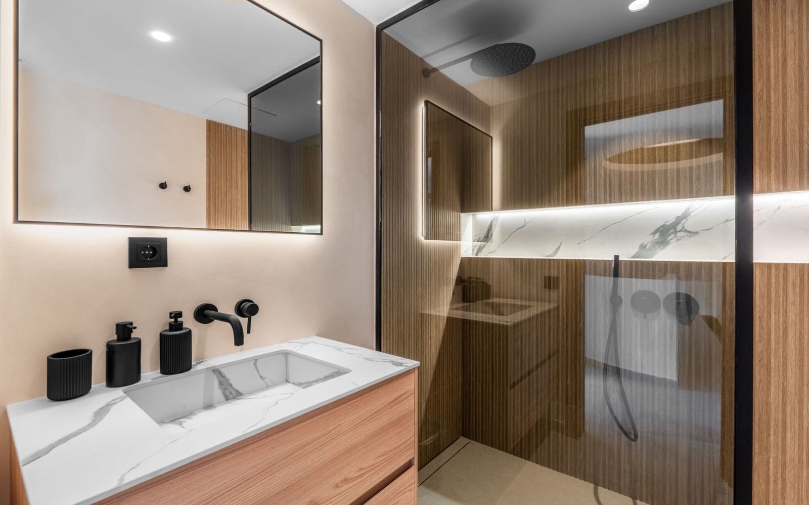 4 soverom Penthouse til salgs i Nueva Andalucia - € 1 250 000 (Ref: 8692364)