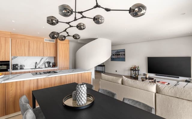 4 soveværelse Penthouse til salg i Las Brisas, Marbella - € 1.250.000 (Ref: 8692364)