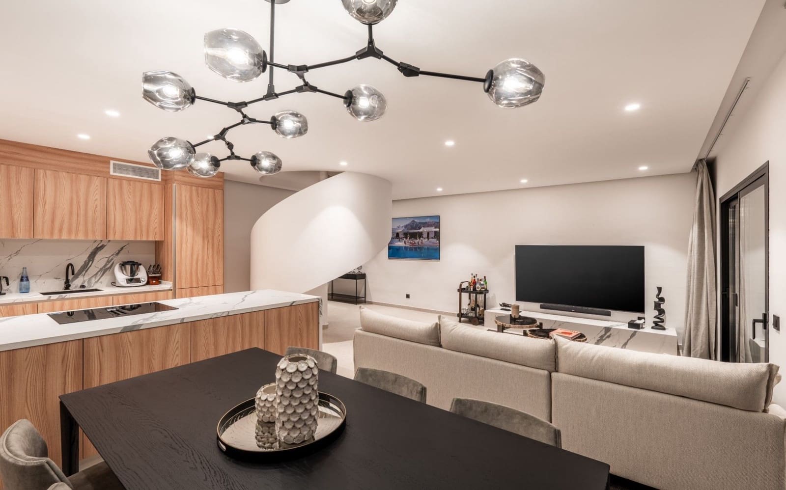 4 soverom Penthouse til salgs i Nueva Andalucia - € 1 250 000 (Ref: 8692364)