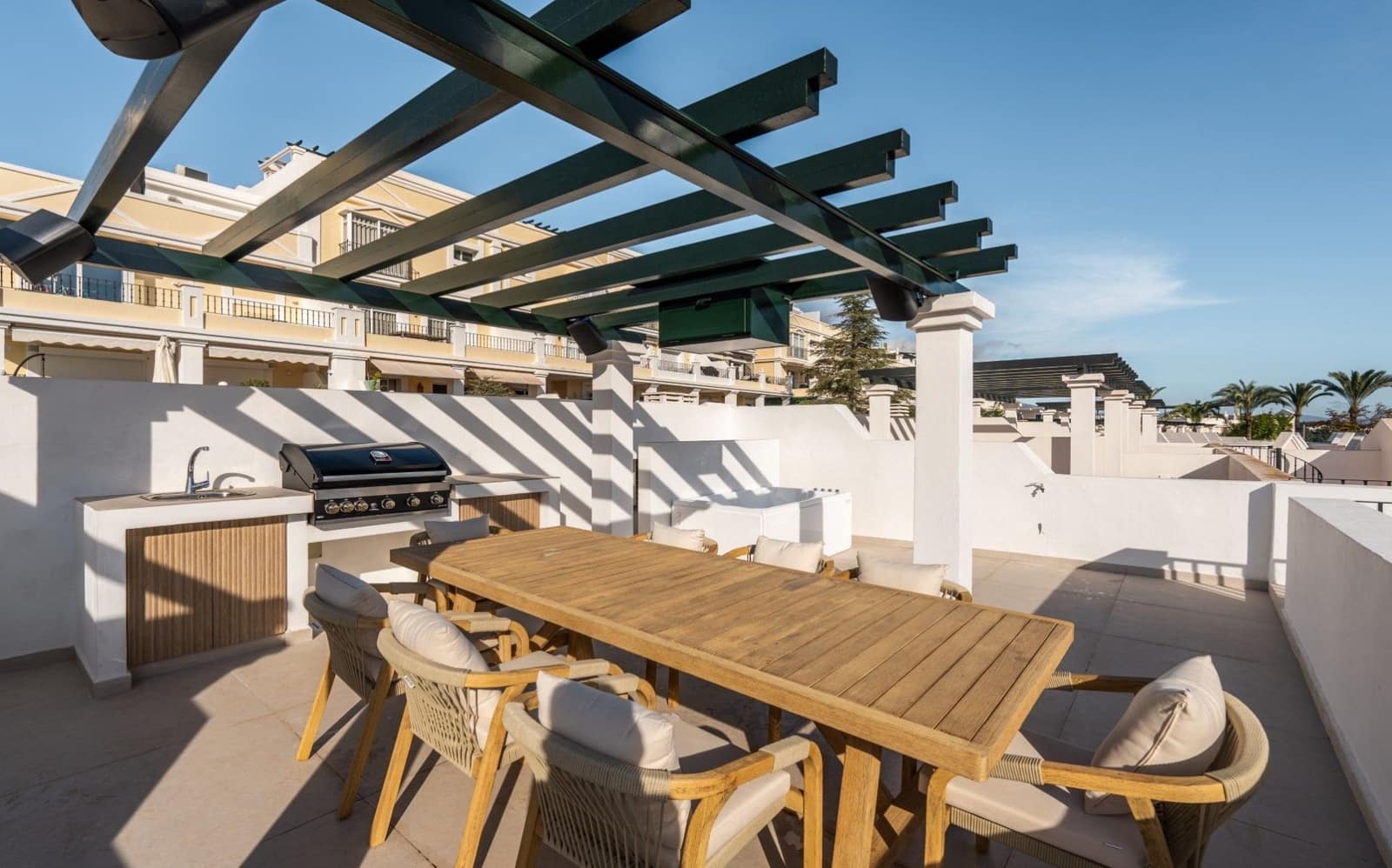 4 soverom Penthouse til salgs i Nueva Andalucia - € 1 250 000 (Ref: 8692364)