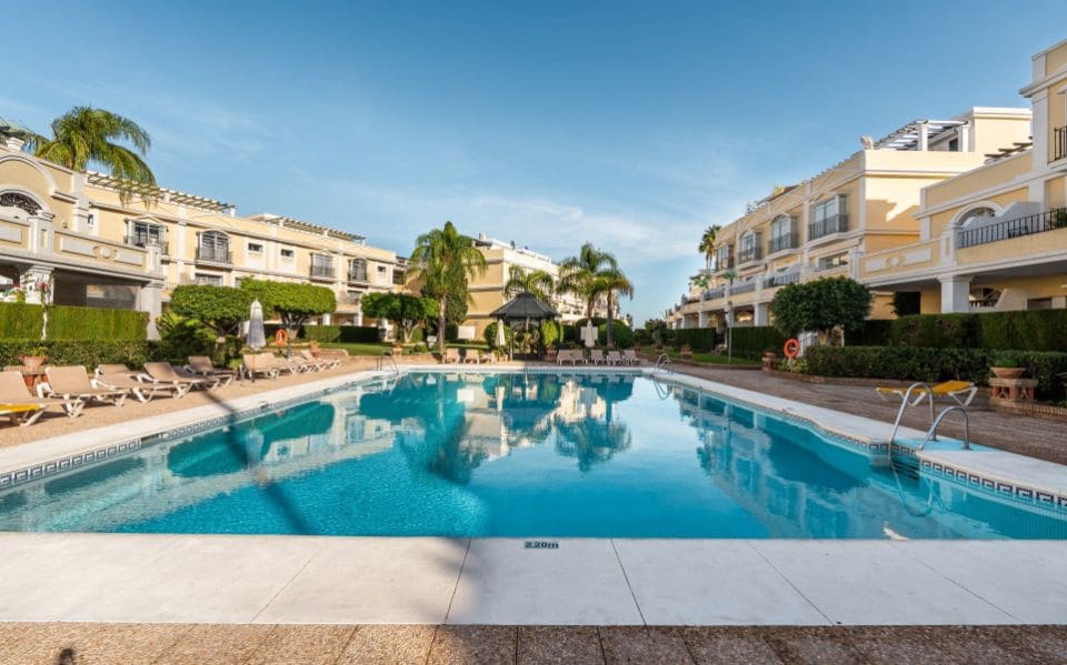 4 soverom Penthouse til salgs i Nueva Andalucia - € 1 250 000 (Ref: 8692364)