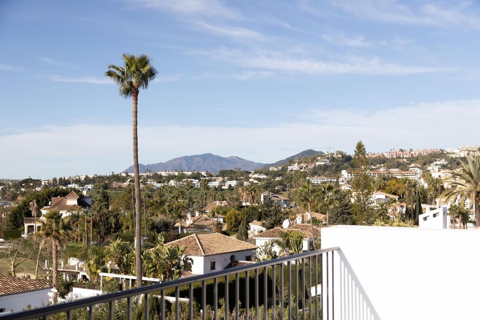 4 slaapkamer Villa te koop in Nueva Andalucia - € 2.795.000 (Ref: 8848756)