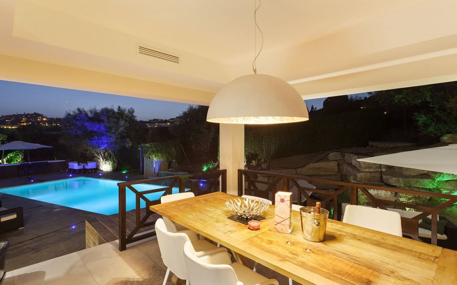 5 bedroom Villa for sale in Nueva Andalucia - € 2,750,000 (Ref: 9064356)