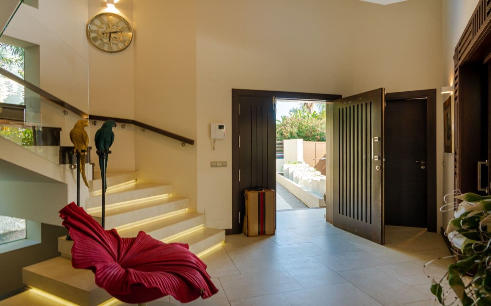 5 bedroom Villa for sale in Nueva Andalucia - € 2,750,000 (Ref: 9064356)