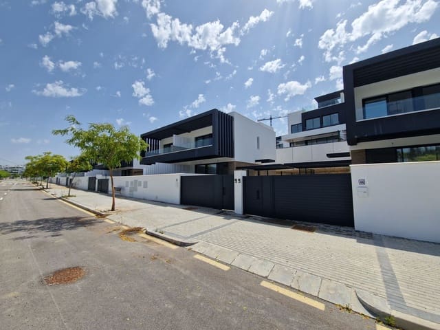 3 quarto Casa em Banda para venda em El Paraiso, Estepona - 795 000 € (Ref: 9064845)