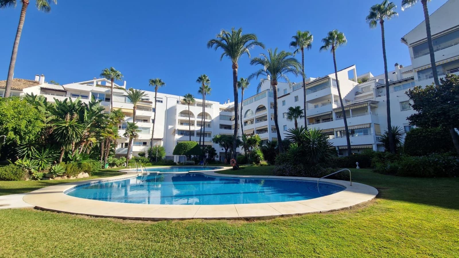 2 slaapkamer Appartement te koop in Estepona - € 350.000 (Ref: 9211716)