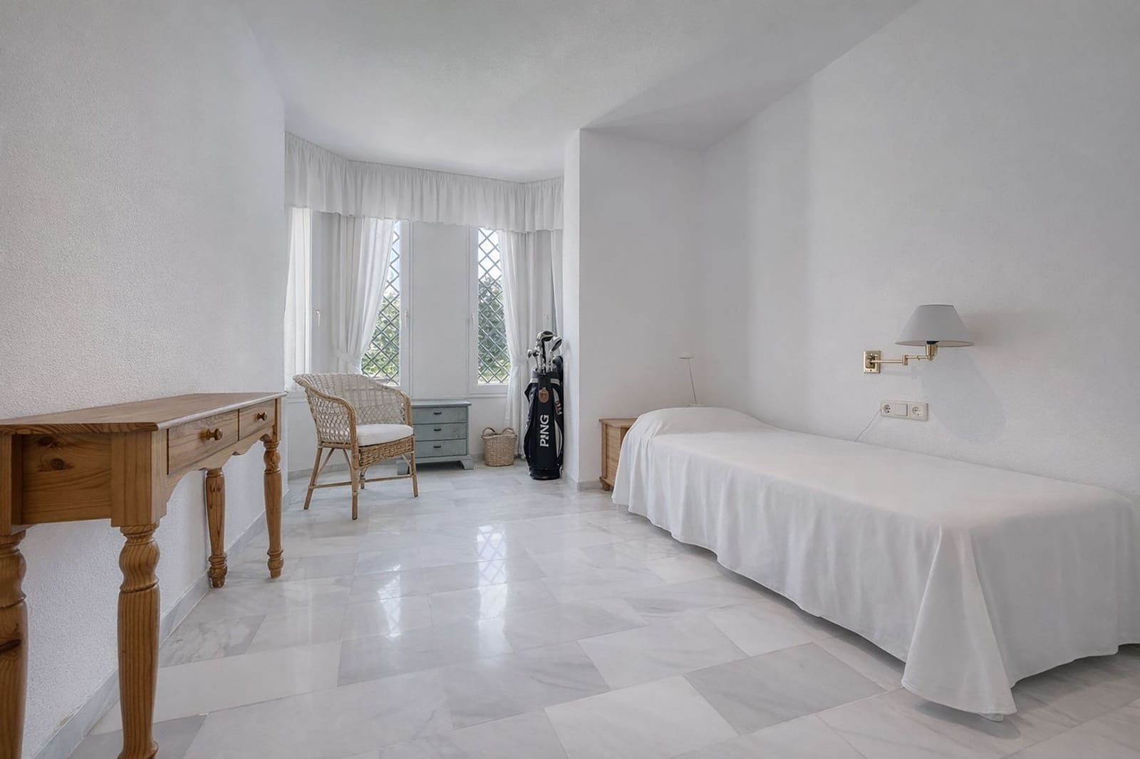 4 bedroom Villa for sale in Nueva Andalucia - € 2,145,000 (Ref: 9269066)