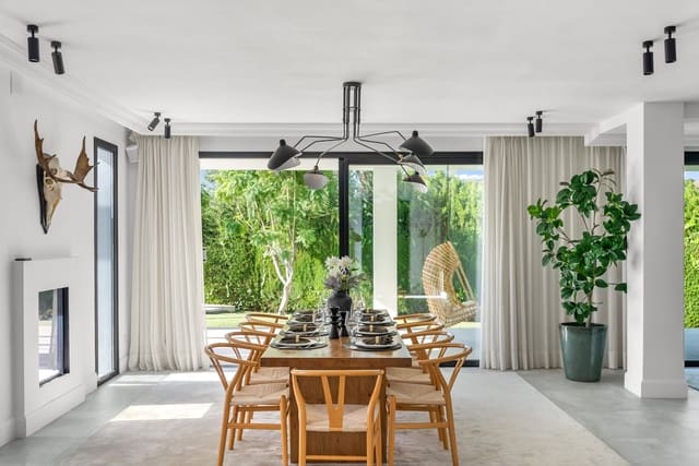 Chalet de 5 habitaciones en Las Brisas, Marbella en venta - 3.495.000 € (Ref: 9312197)