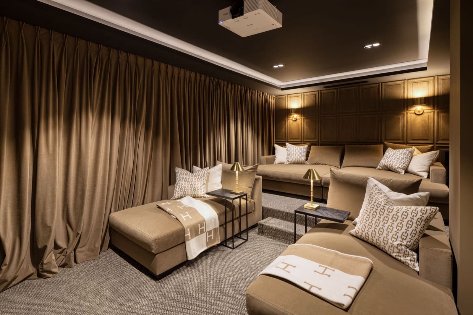 7 chambre Villa/Maison à vendre à Nueva Andalucia - 19 500 000 € (Ref: 9325832)