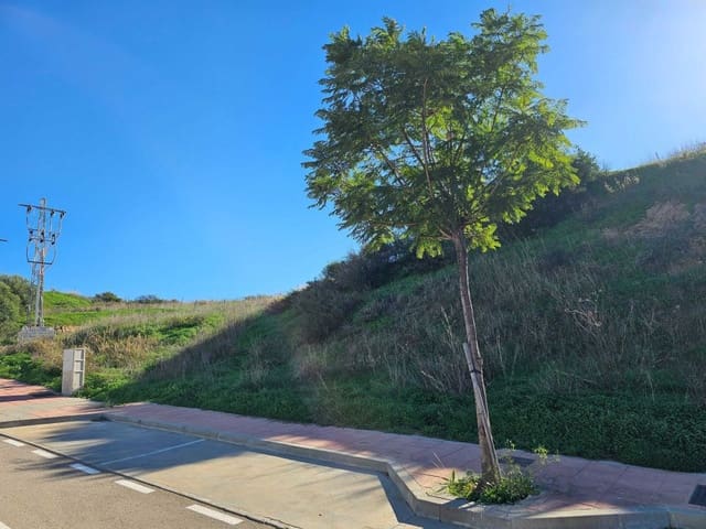 Building Plot for sale in Valle Romano Golf, Estepona - € 220,000 (Ref: 9366794)