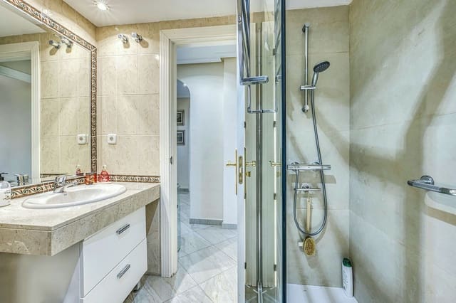 Apartamento de 2 habitaciones en Nueva Andalucía Centro, Marbella en venta - 495.000 € (Ref: 9410381)