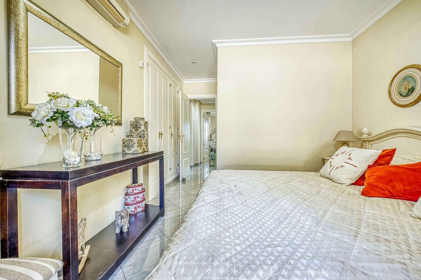 Apartamento de 2 habitaciones en Nueva Andalucia en venta - 495.000 € (Ref: 9410381)