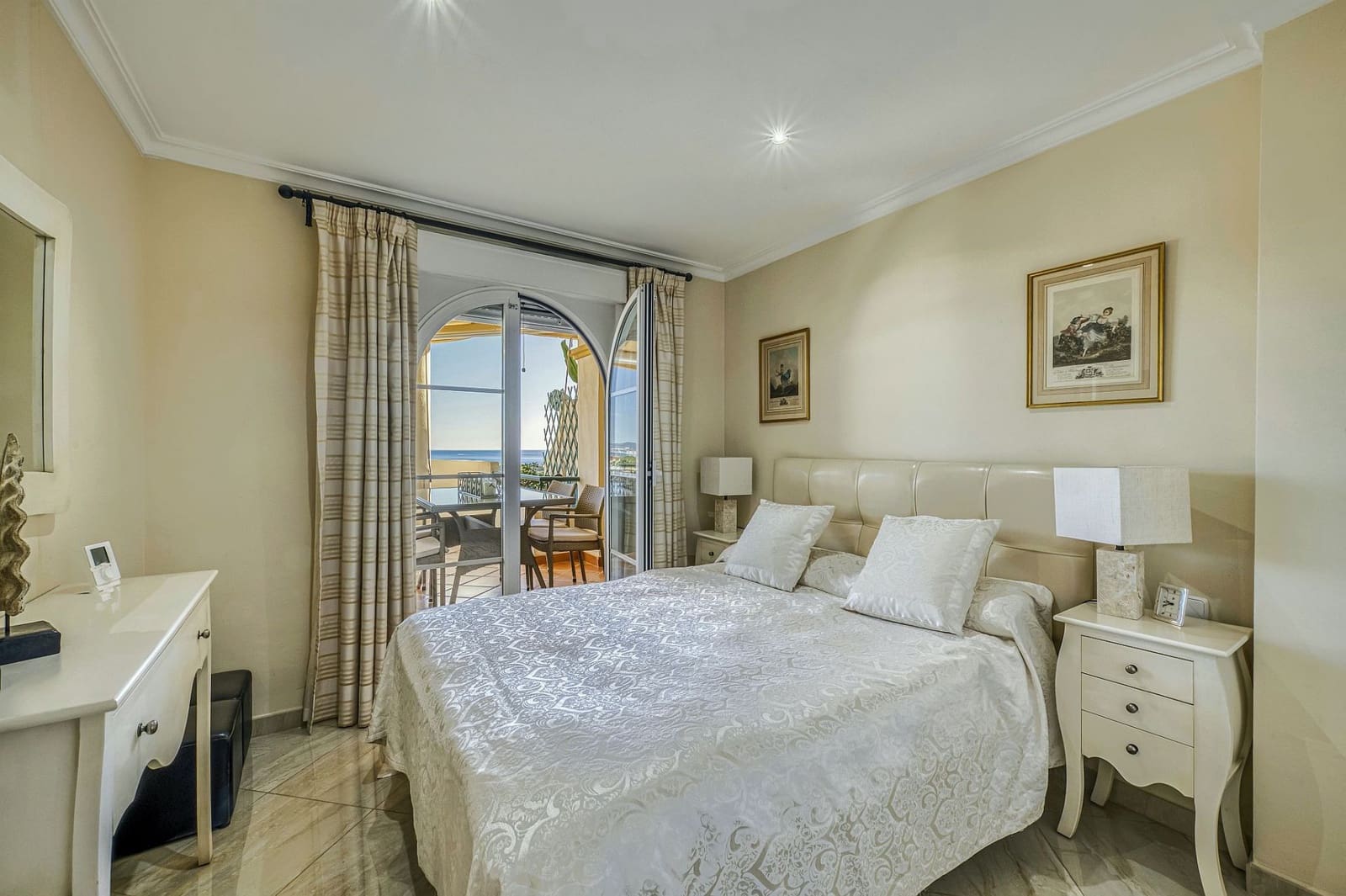 Apartamento de 2 habitaciones en Nueva Andalucia en venta - 495.000 € (Ref: 9410381)