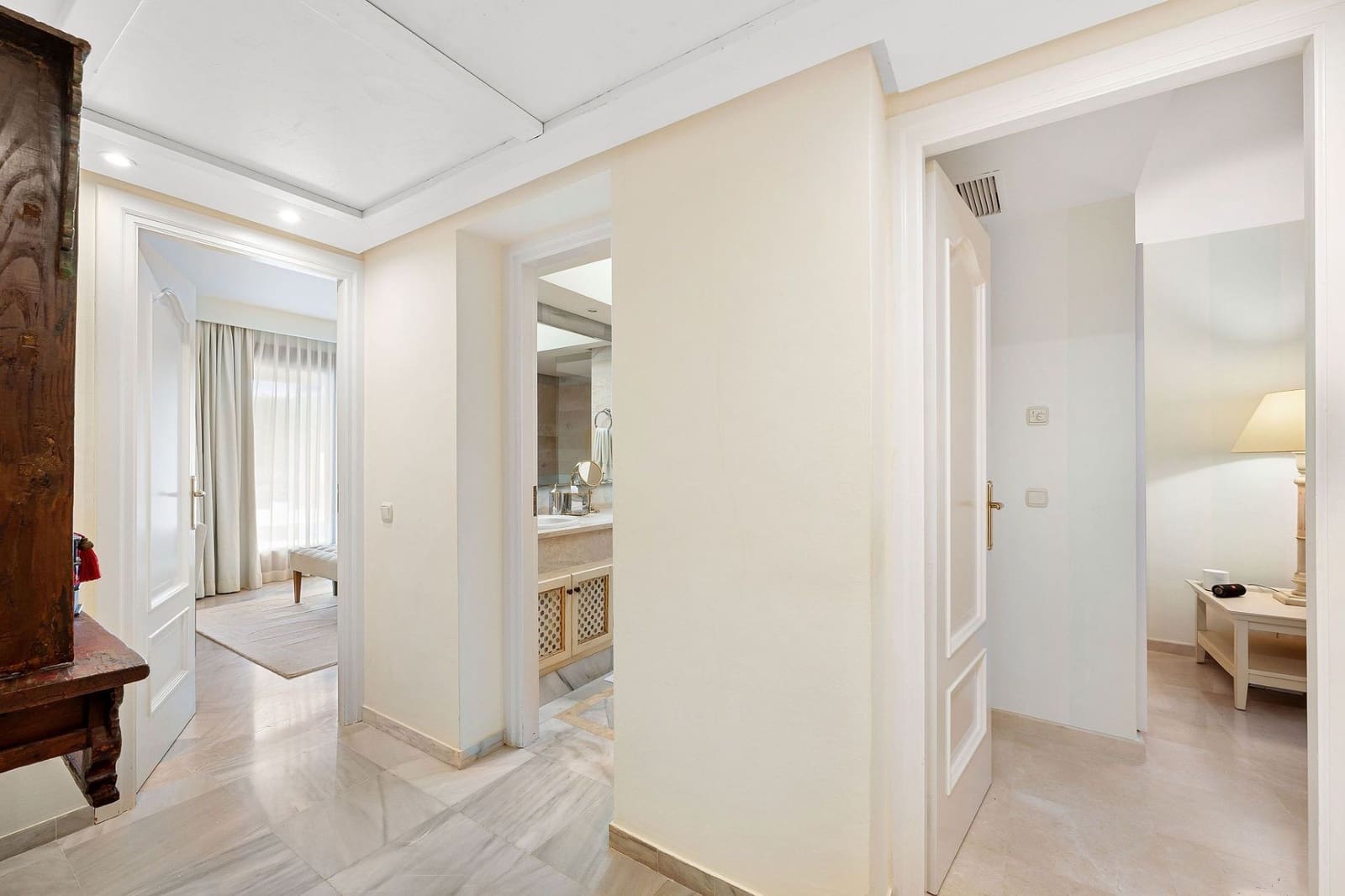 4 bedroom Villa for sale in Nueva Andalucia - € 2,995,000 (Ref: 9426365)