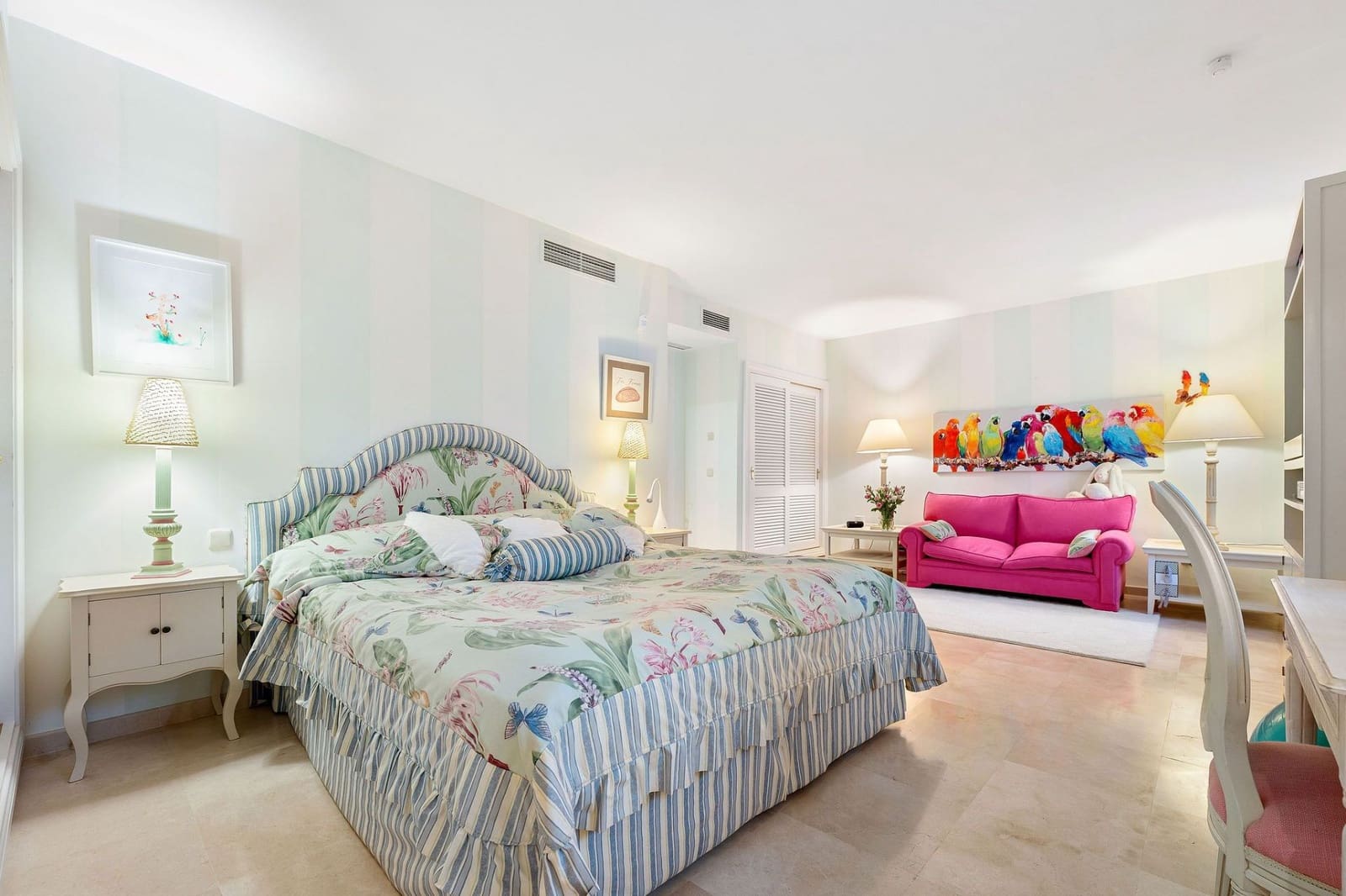 4 bedroom Villa for sale in Nueva Andalucia - € 2,995,000 (Ref: 9426365)