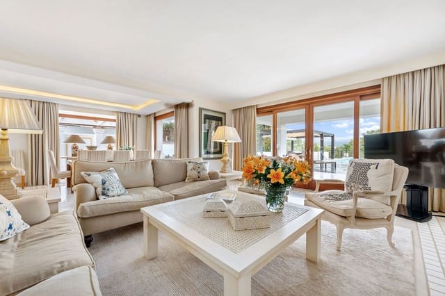 4 bedroom Villa for sale in Los Naranjos, Marbella - € 2,995,000 (Ref: 9426365)