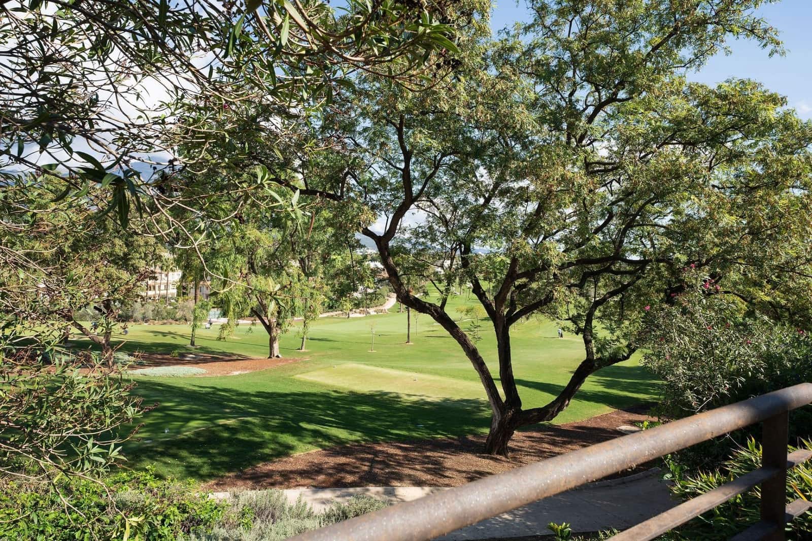 4 bedroom Villa for sale in Nueva Andalucia - € 2,995,000 (Ref: 9426365)