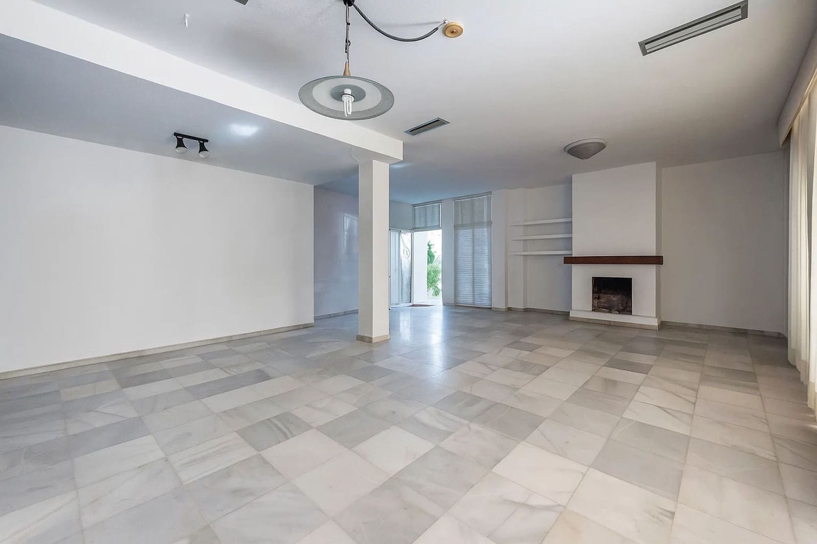 5 slaapkamer Villa te koop in Nueva Andalucia - € 1.600.000 (Ref: 9432853)