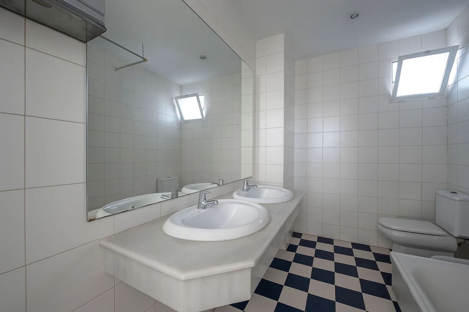 5 slaapkamer Villa te koop in Nueva Andalucia - € 1.600.000 (Ref: 9432853)