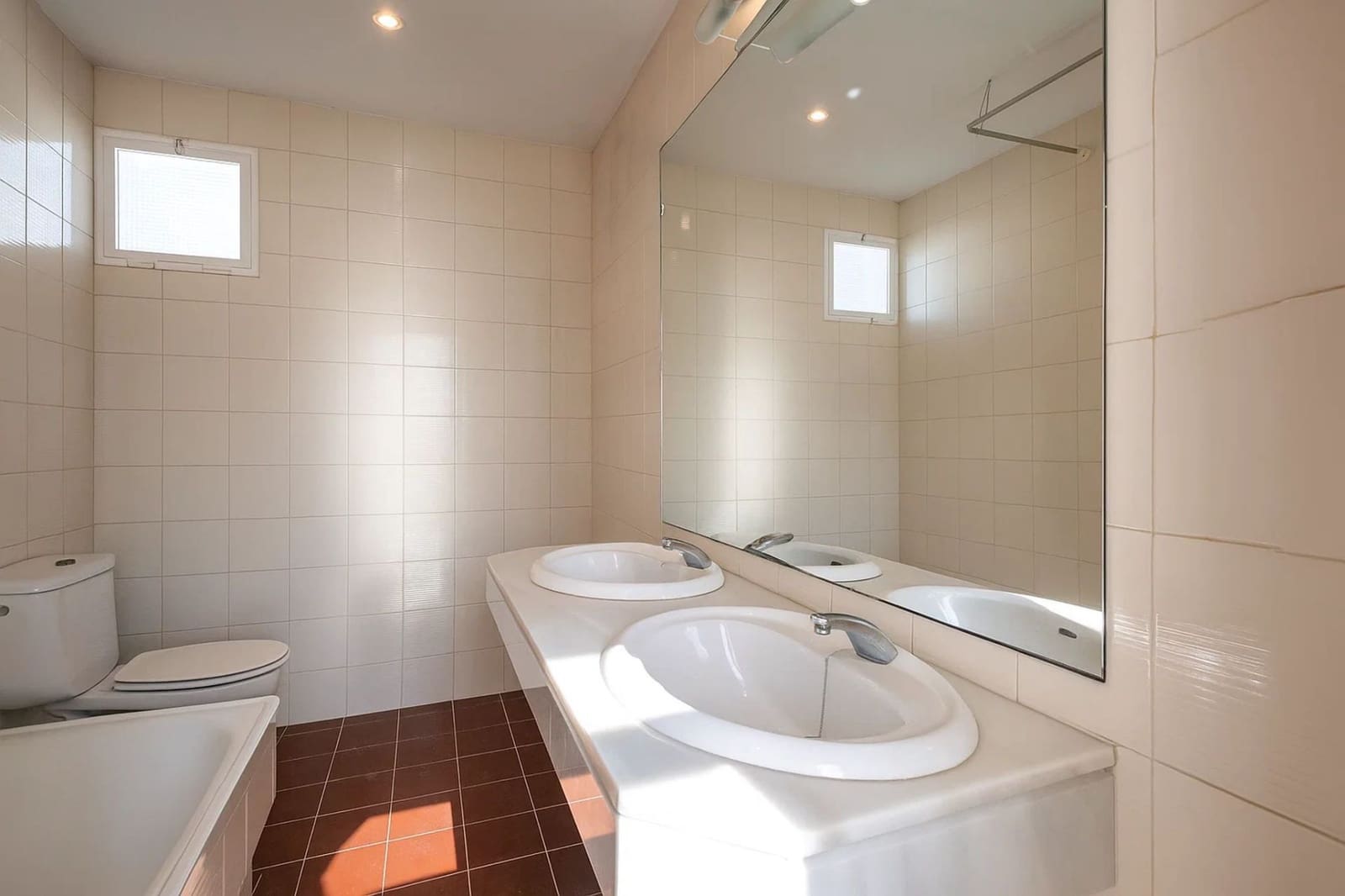 5 slaapkamer Villa te koop in Nueva Andalucia - € 1.600.000 (Ref: 9432853)