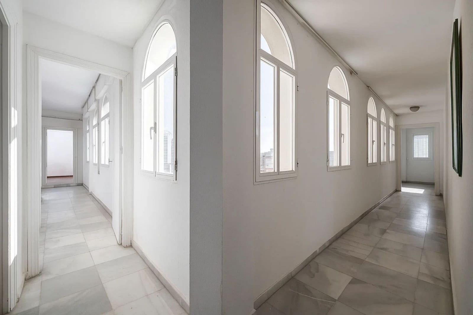 5 slaapkamer Villa te koop in Nueva Andalucia - € 1.600.000 (Ref: 9432853)