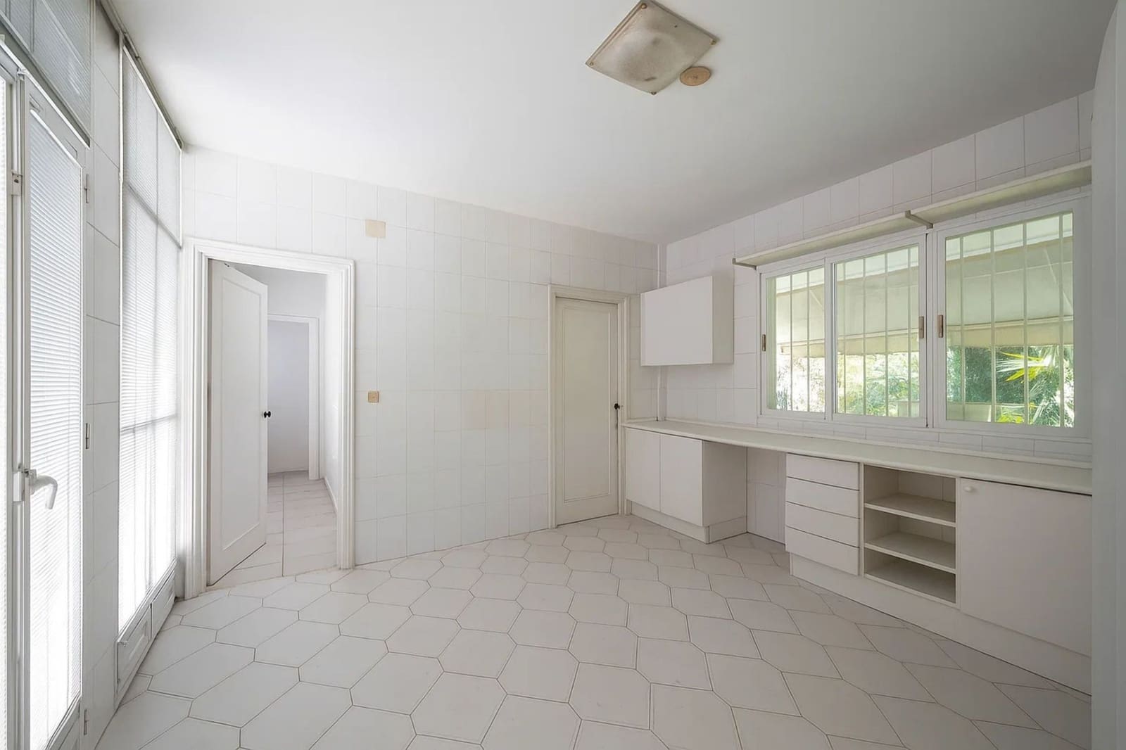 5 slaapkamer Villa te koop in Nueva Andalucia - € 1.600.000 (Ref: 9432853)