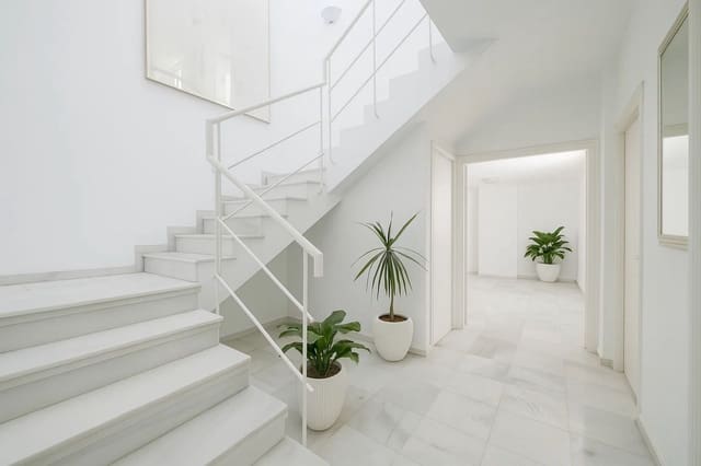 5 slaapkamer Villa te koop in Los Naranjos, Marbella - € 1.600.000 (Ref: 9432853)