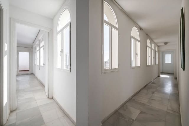 5 slaapkamer Villa te koop in Los Naranjos, Marbella - € 1.600.000 (Ref: 9432853)