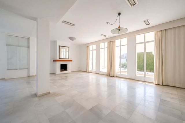 5 slaapkamer Villa te koop in Los Naranjos, Marbella - € 1.600.000 (Ref: 9432853)