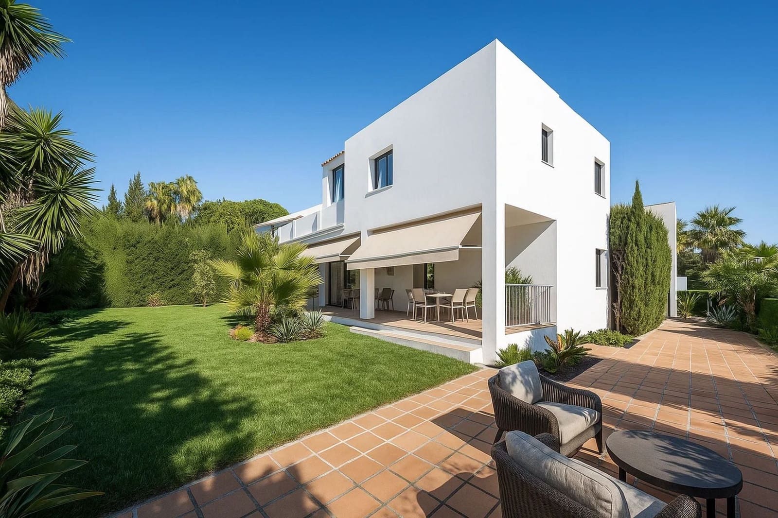 5 slaapkamer Villa te koop in Nueva Andalucia - € 1.600.000 (Ref: 9432853)