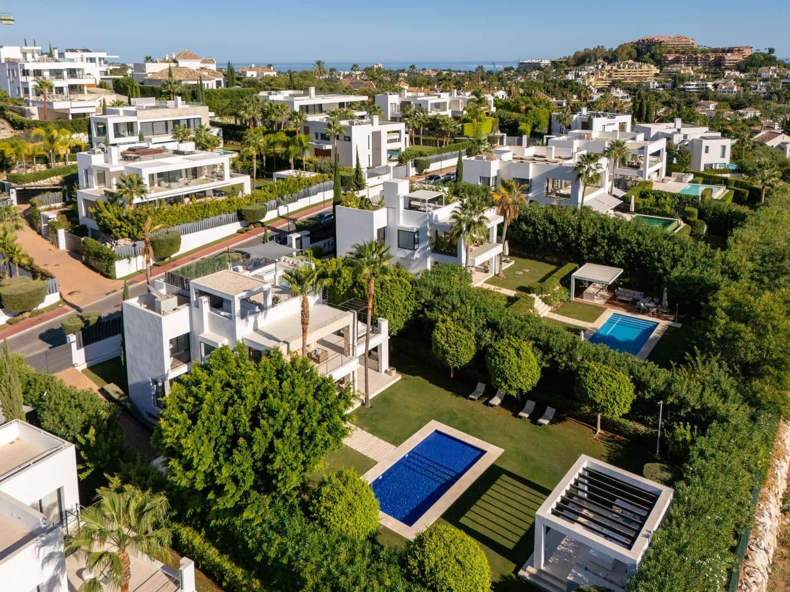 Chalet de 6 habitaciones en Nueva Andalucia en venta - 4.290.000 € (Ref: 9606573)