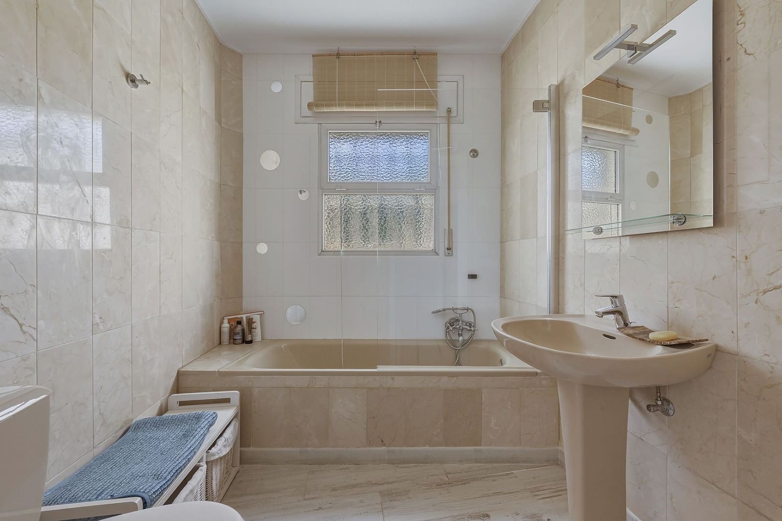 Chalet de 5 habitaciones en Guadalmina en venta - 1.350.000 € (Ref: 9696872)