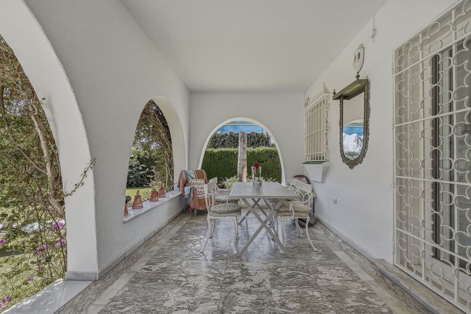 Chalet de 5 habitaciones en Guadalmina en venta - 1.350.000 € (Ref: 9696872)