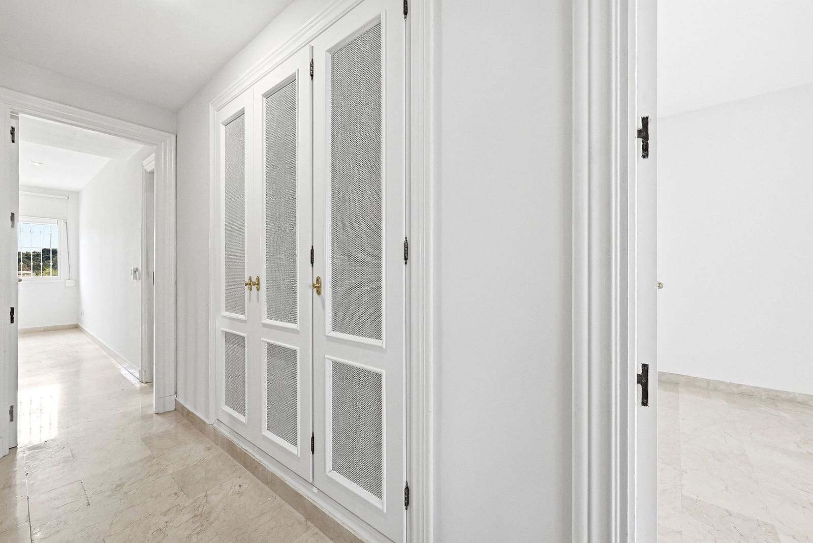 4 sovrum Hus till salu i Nueva Andalucia - 625 000 € (Ref: 9798511)