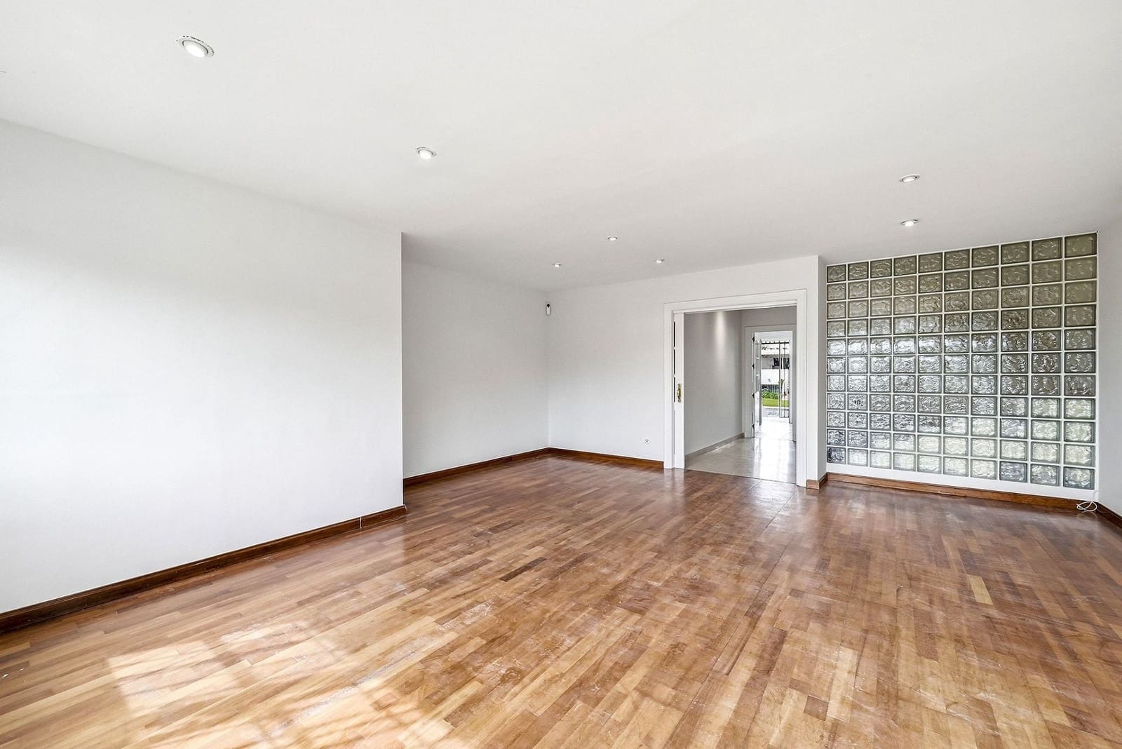 4 sovrum Hus till salu i Nueva Andalucia - 625 000 € (Ref: 9798511)