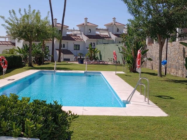 4 camera da letto Casa in vendita in El Paraiso, Estepona - 749.000 € (Rif: 9824562)