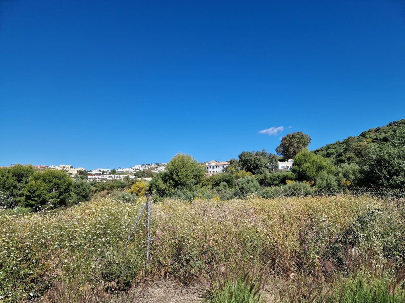 Building Plot for sale in Nueva Andalucia - € 2,249,000 (Ref: 9833144)