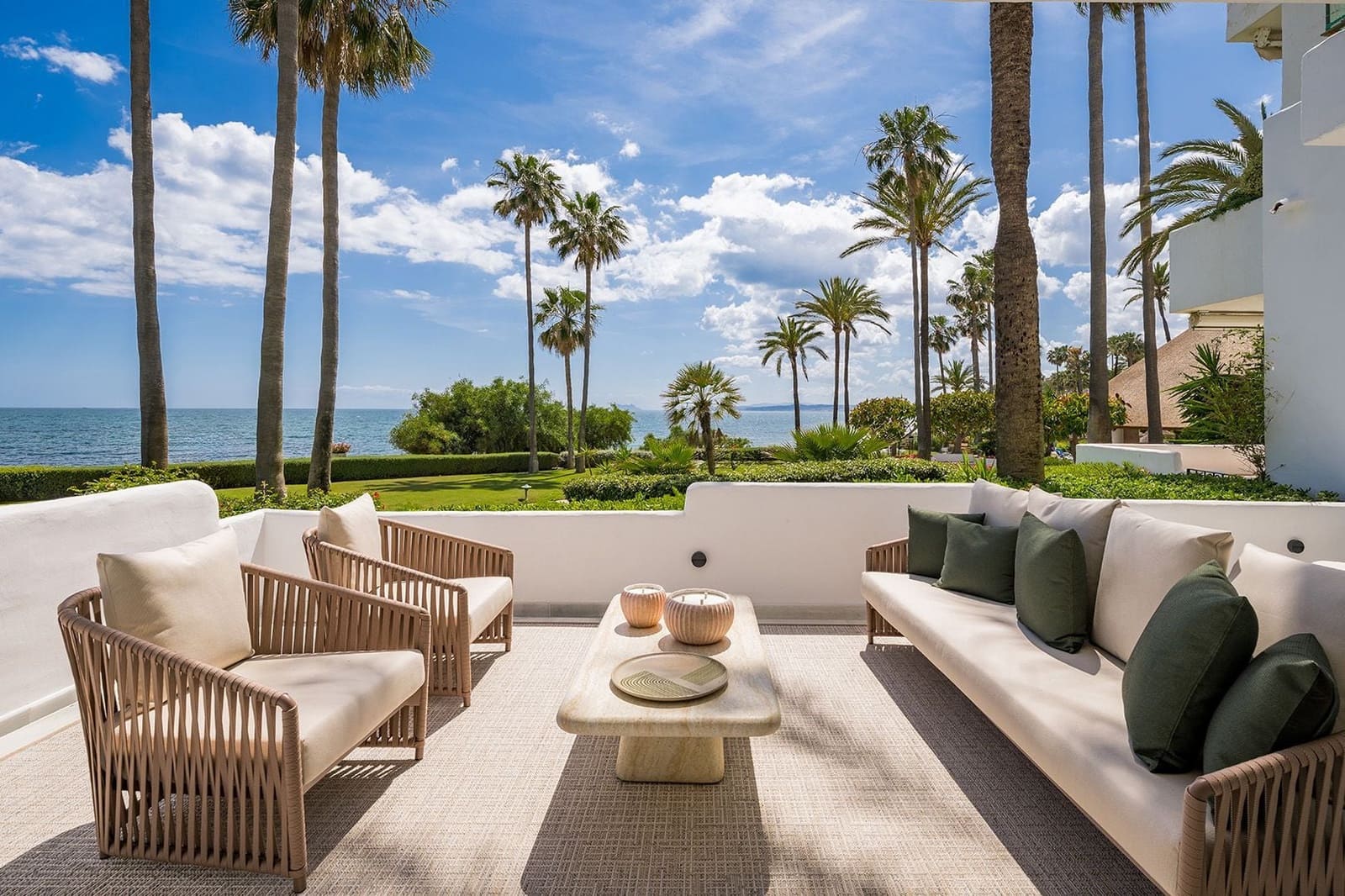 3 makuuhuone Huoneisto myytävänä paikassa Estepona mukana uima-altaan - 2 995 000 € (Ref: 9854745)