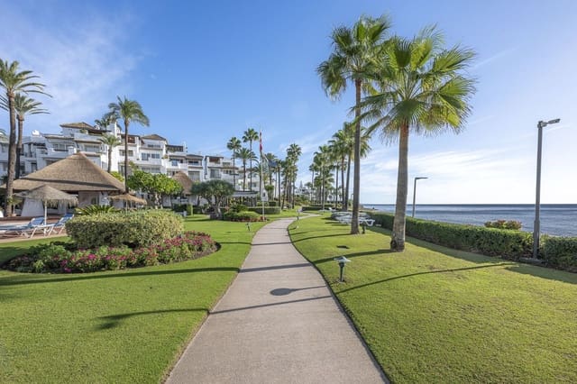 3 makuuhuone Huoneisto myytävänä paikassa Estepona mukana uima-altaan - 2 995 000 € (Ref: 9854745)