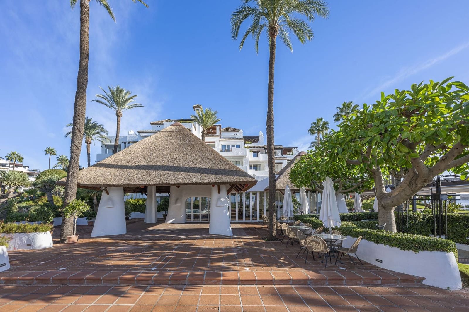 3 makuuhuone Huoneisto myytävänä paikassa Estepona mukana uima-altaan - 2 995 000 € (Ref: 9854745)