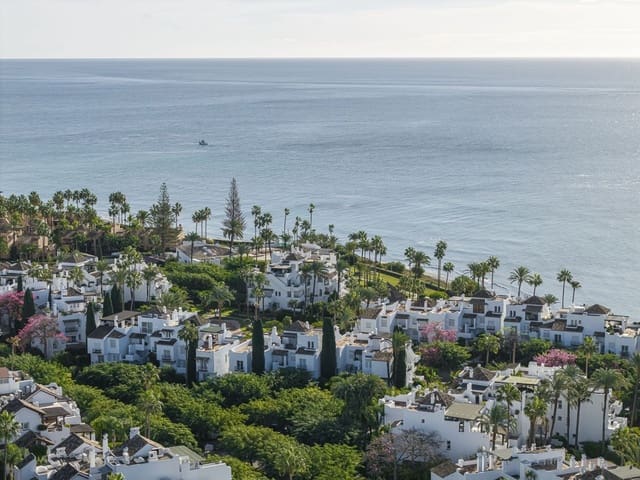3 makuuhuone Huoneisto myytävänä paikassa Estepona mukana uima-altaan - 2 995 000 € (Ref: 9854745)