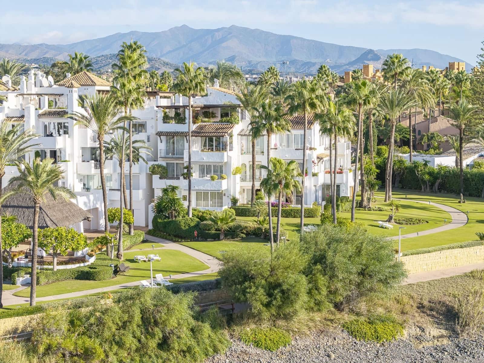 3 makuuhuone Huoneisto myytävänä paikassa Estepona mukana uima-altaan - 2 995 000 € (Ref: 9854745)